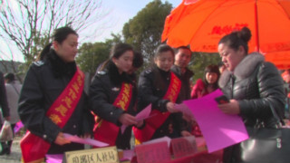 送法进庙会